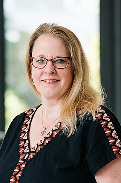 Frau  Sandra Hofmann